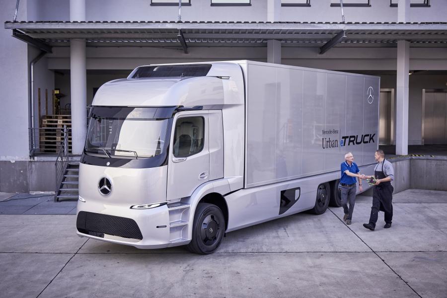  Mercedes-Benz Urban eTruck 2016 года  (фото 27 из 33)